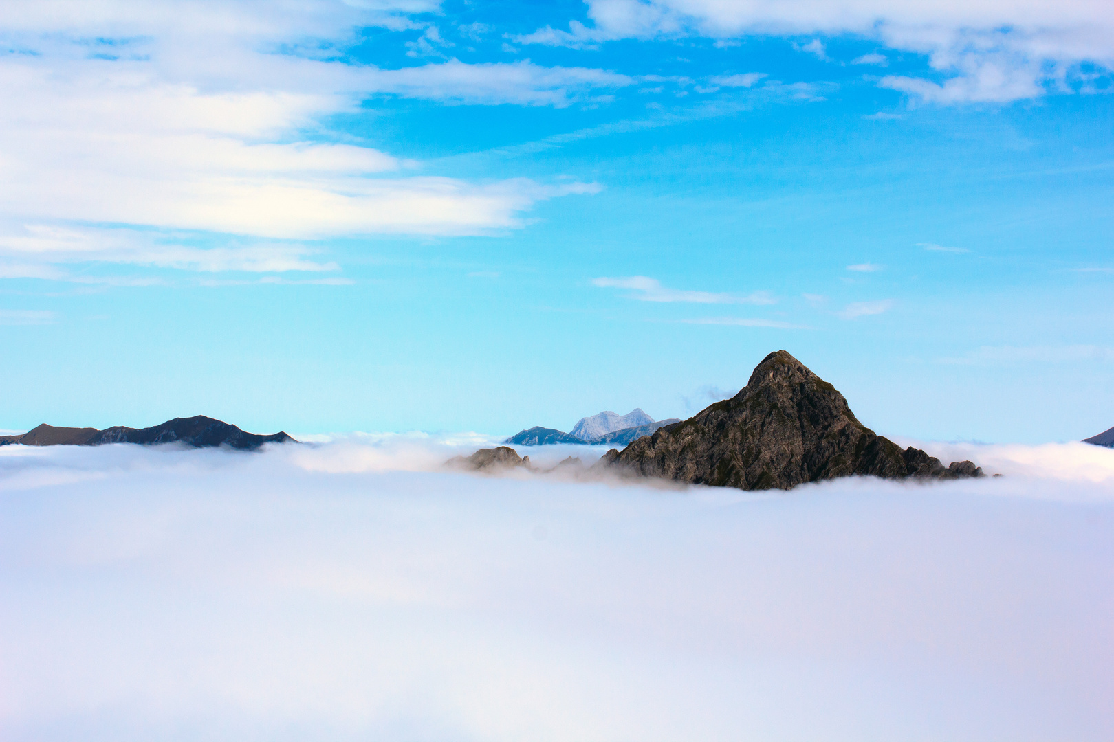 Inseln im Wolkenmeer