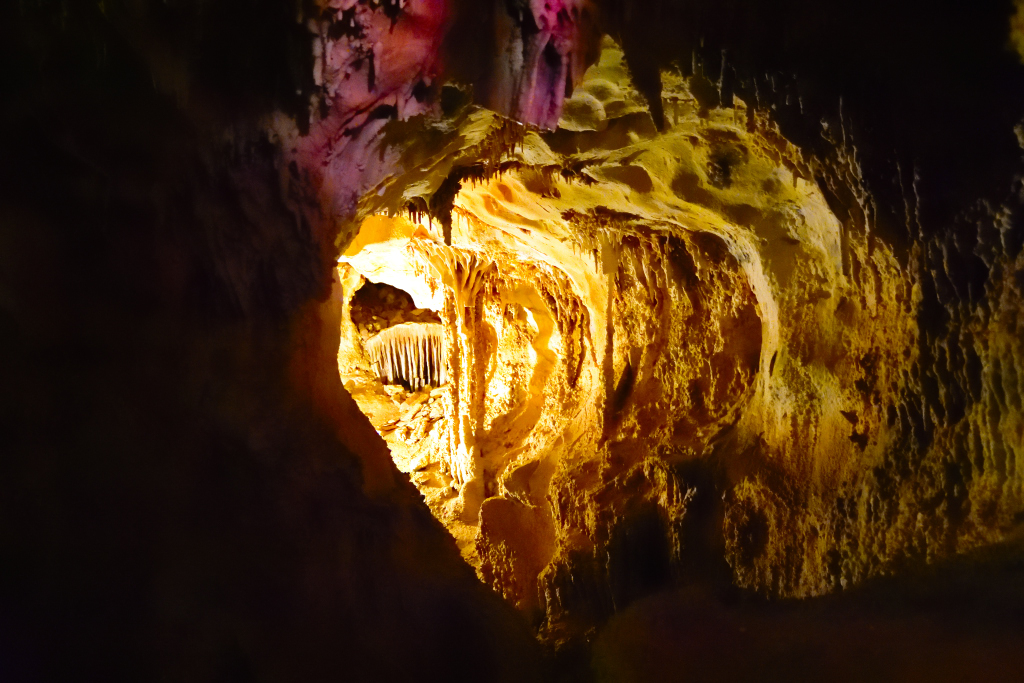 inside lehman caves 7