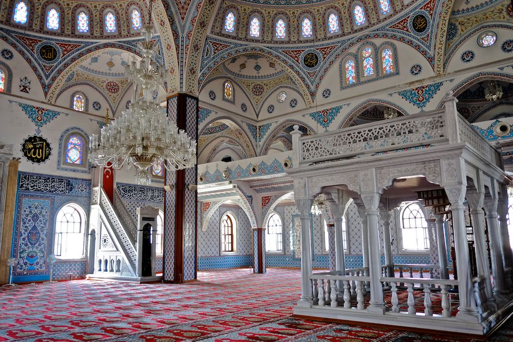 ... inside Moschee ...