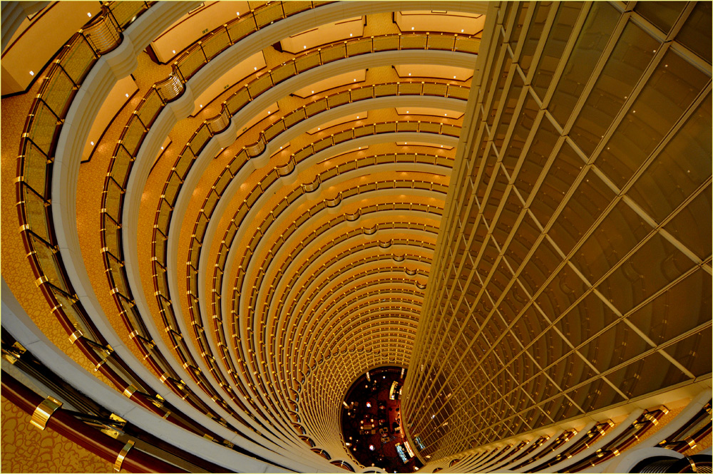 Inside Shanghai Hyatt, IIIa