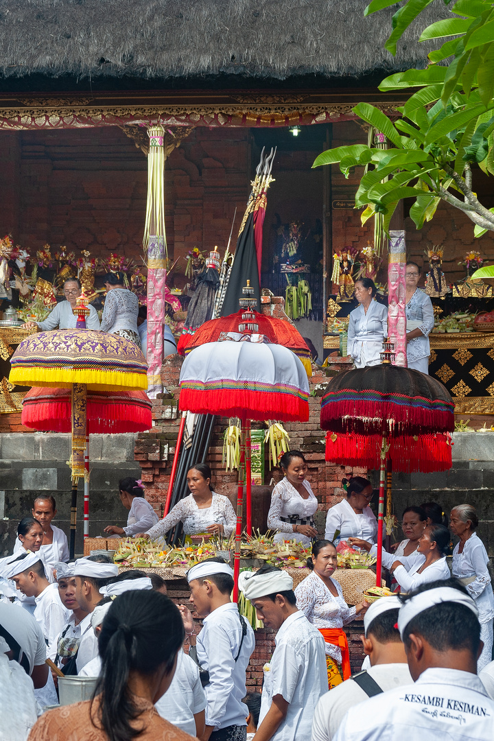 Inside the holy yard of Pengerebongan