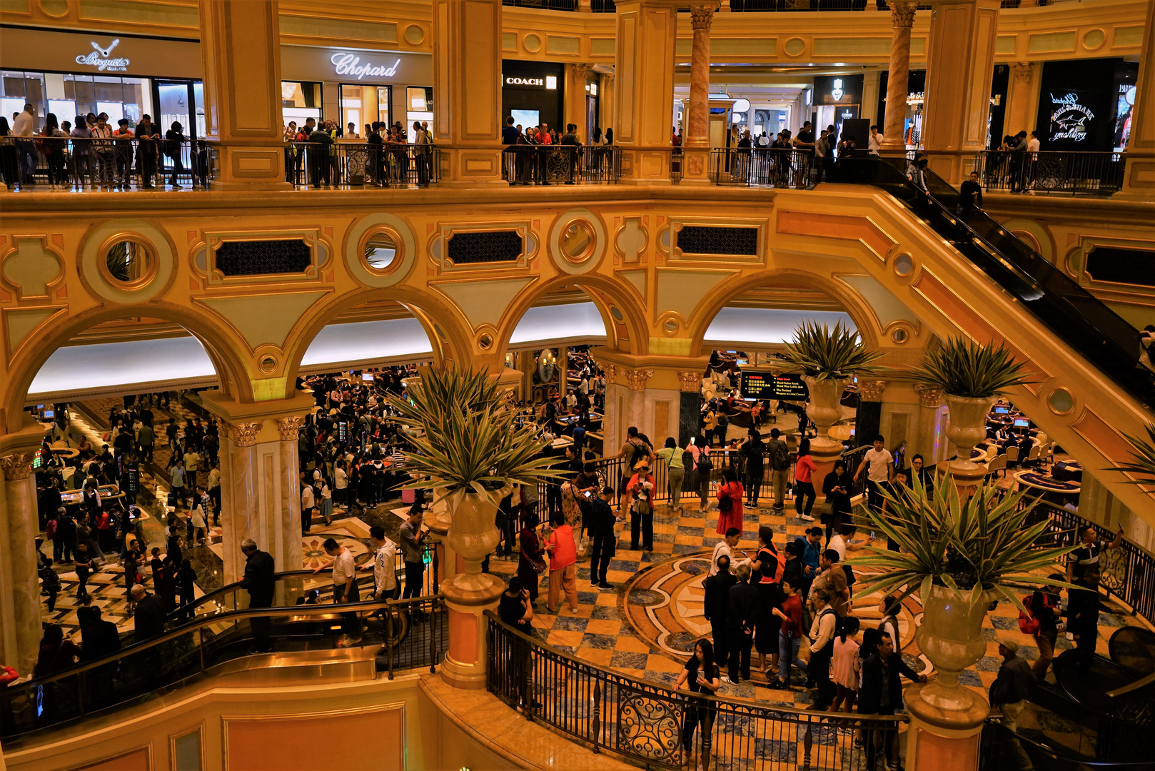 Inside The Venetian 4