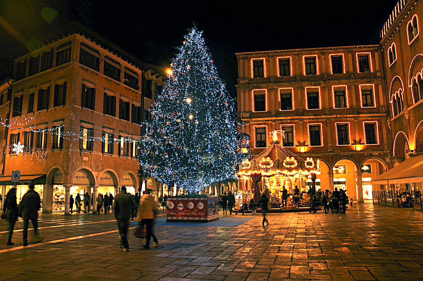 insieme, in una sera di festa