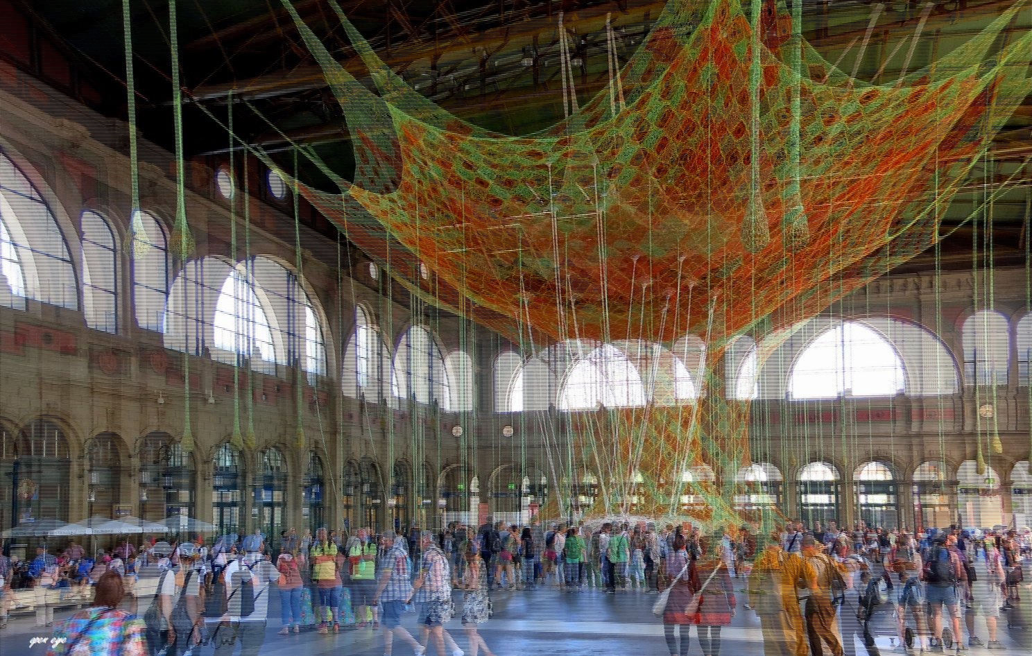 Installation Gaia Mother Tree vom brasilianischen Künstler Ernesto Neto