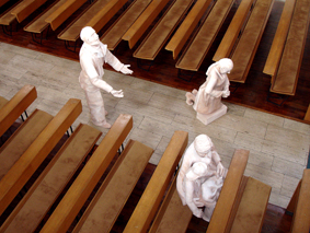 Installation: Glaube, Liebe, Hoffnung von Claudia Thielicke, Erlöserkirche Landshut