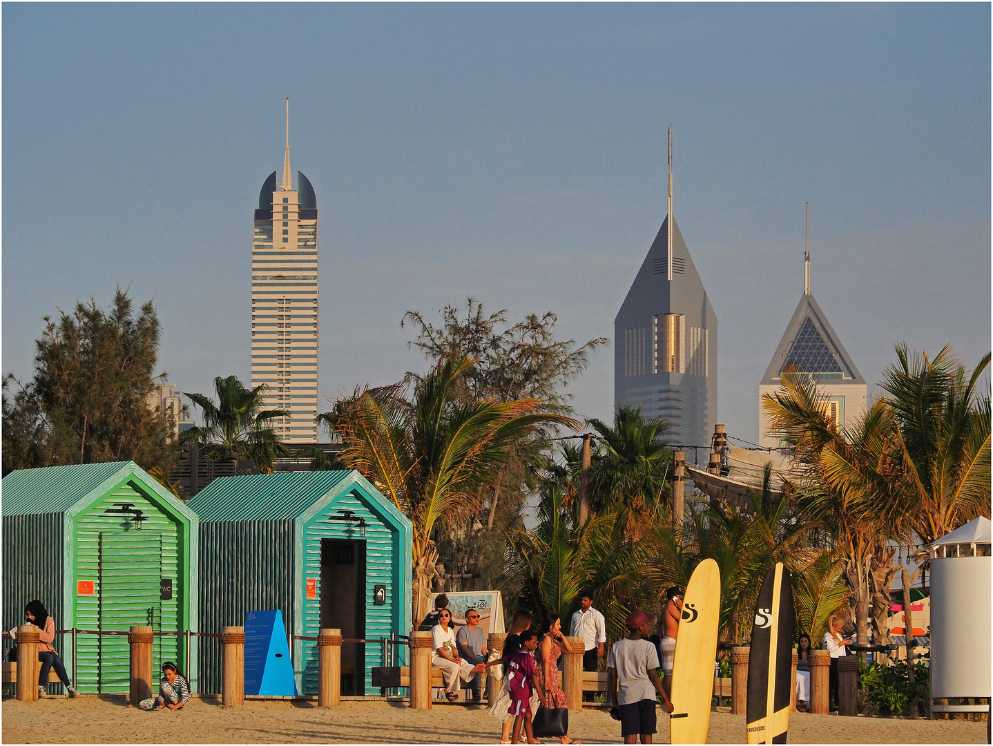 Installations sanitaires à la plage de Jumeirah La Mer