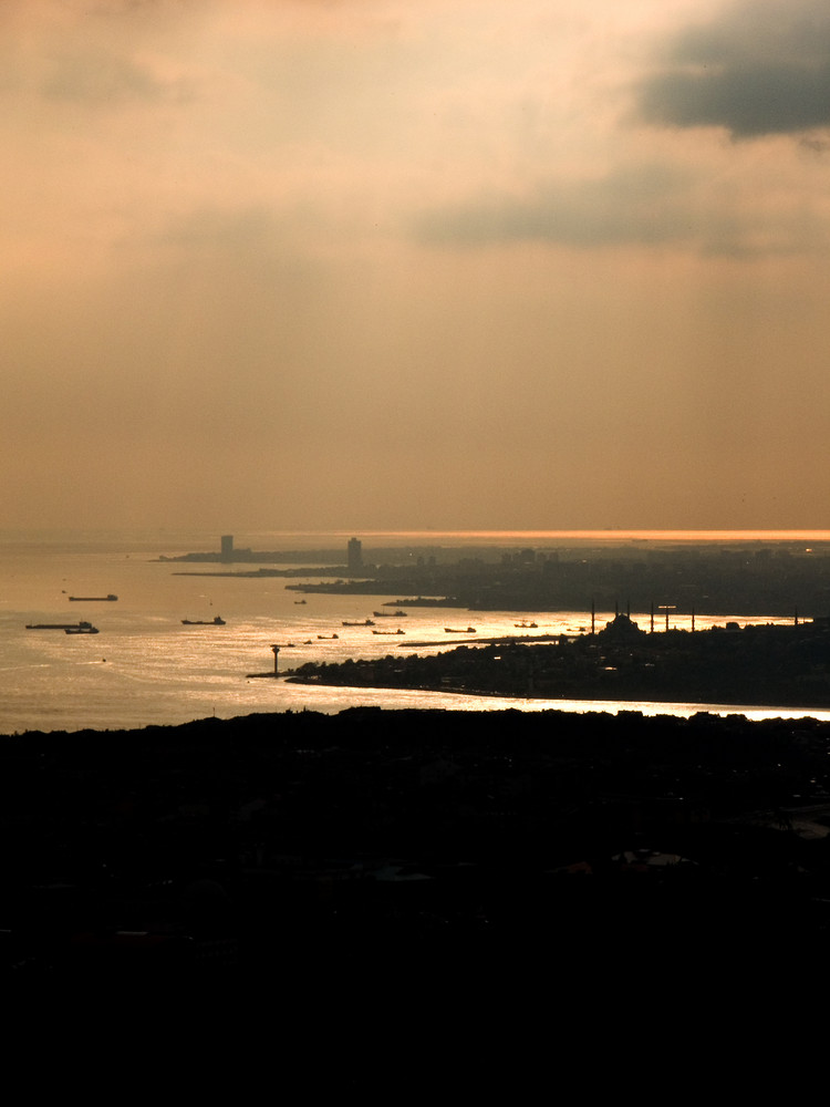 - Instanbul Bosporus -