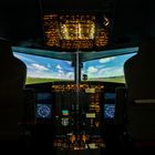 - Instrumente im Cockpit der Pilotenkabine -