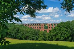  IntEgro 155 053 mit Kesselzug auf Göltzschtalbrücke