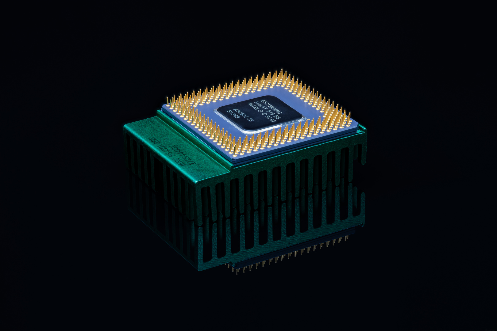 Intel Pentium+grüner Kühlkörper unten