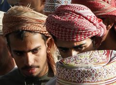 Intensive Verhandlungen auf dem Markt in Nizwa (Oman)