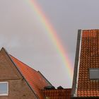 intensiver Regenbogen über der Altstadt