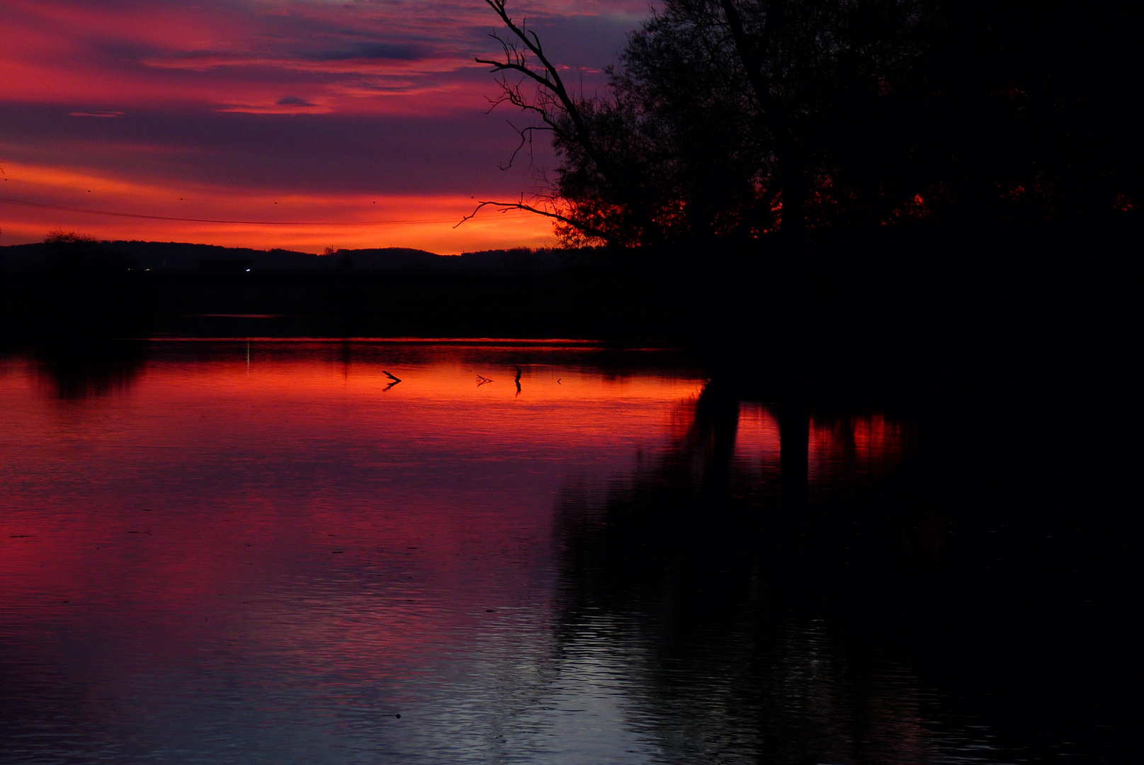 Intensives Morgenrot an der Lennemündung