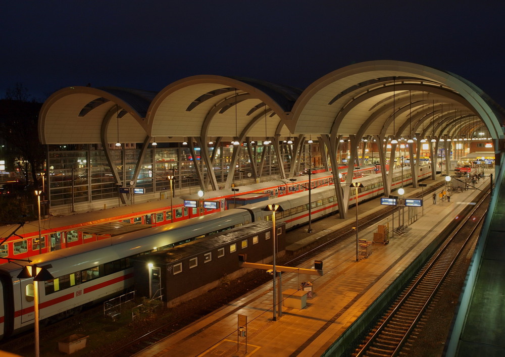 Intercity auf Gleis 3 - Kiel Hauptbahnhof