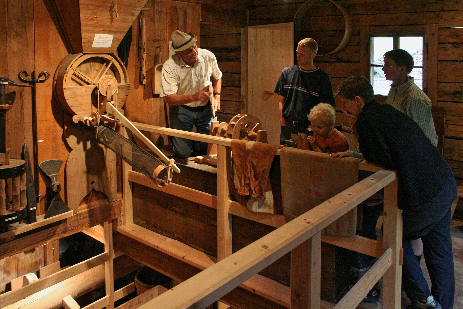 Interessante Führung in der Wurzermühle (IMG_7278_ji)