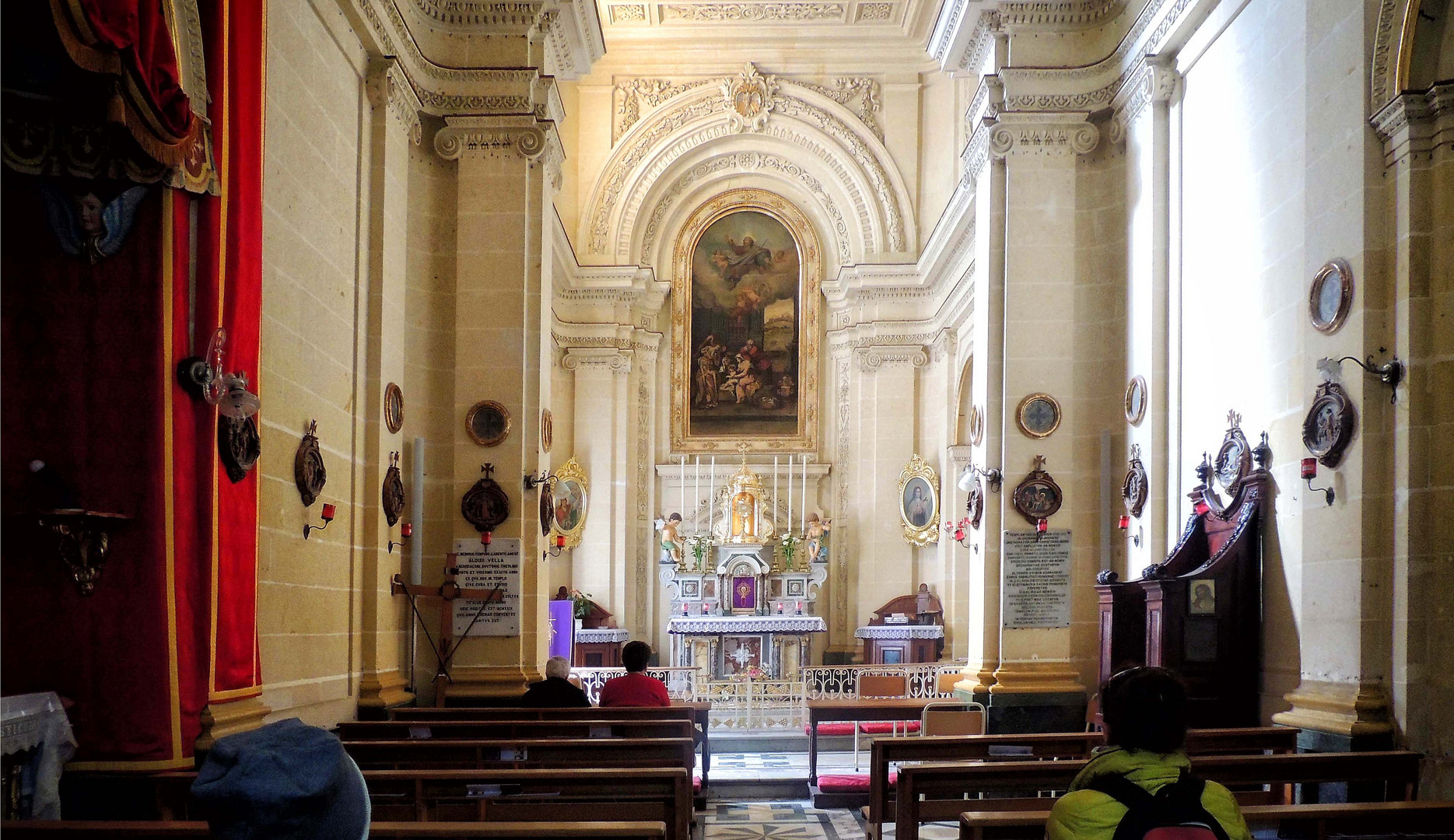 Intérieur de l'église St Paul à.....