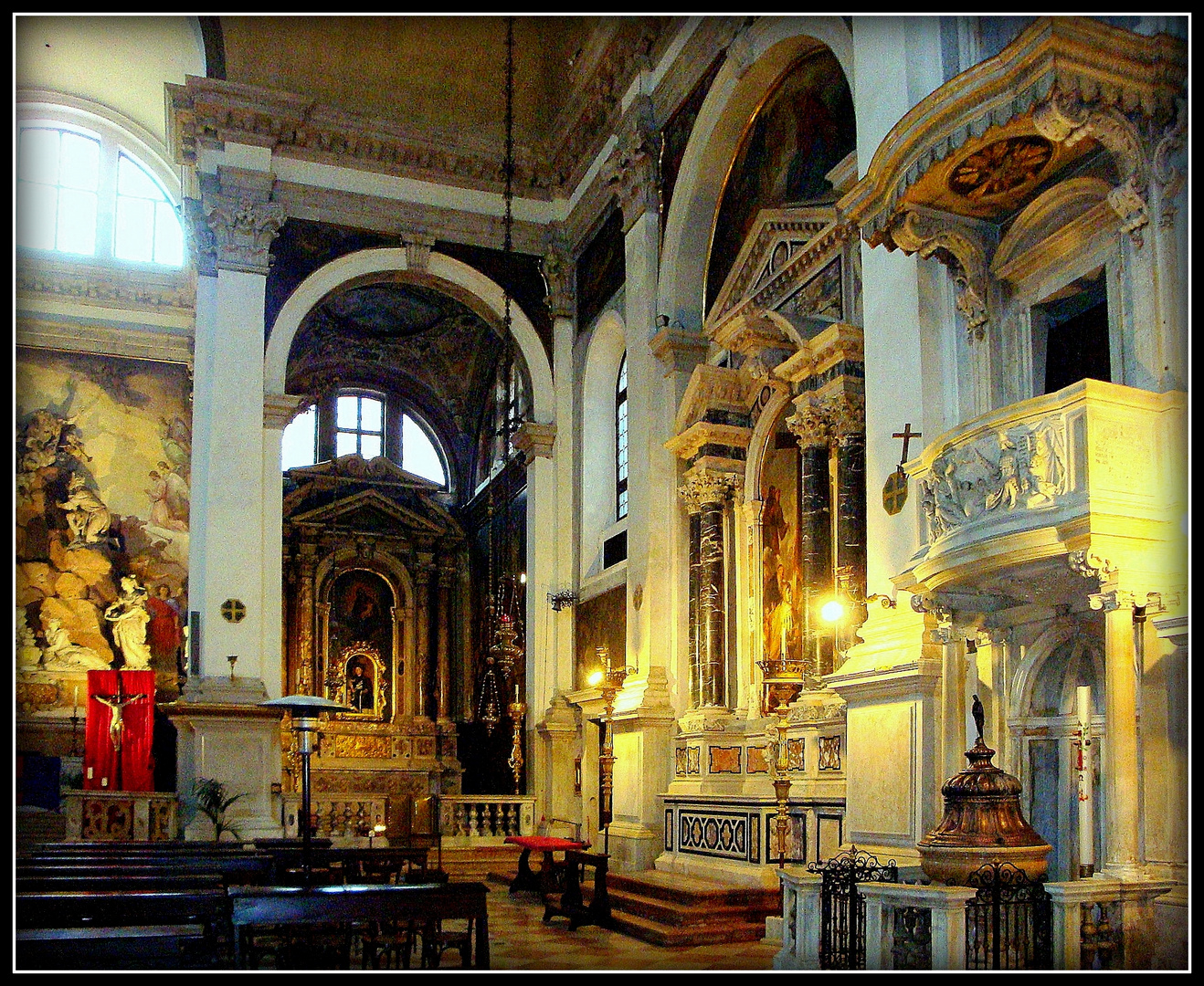 Intérieur d'église  à Venise 