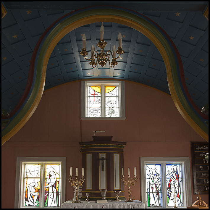 Intérieur der Kirche von Reynistadur