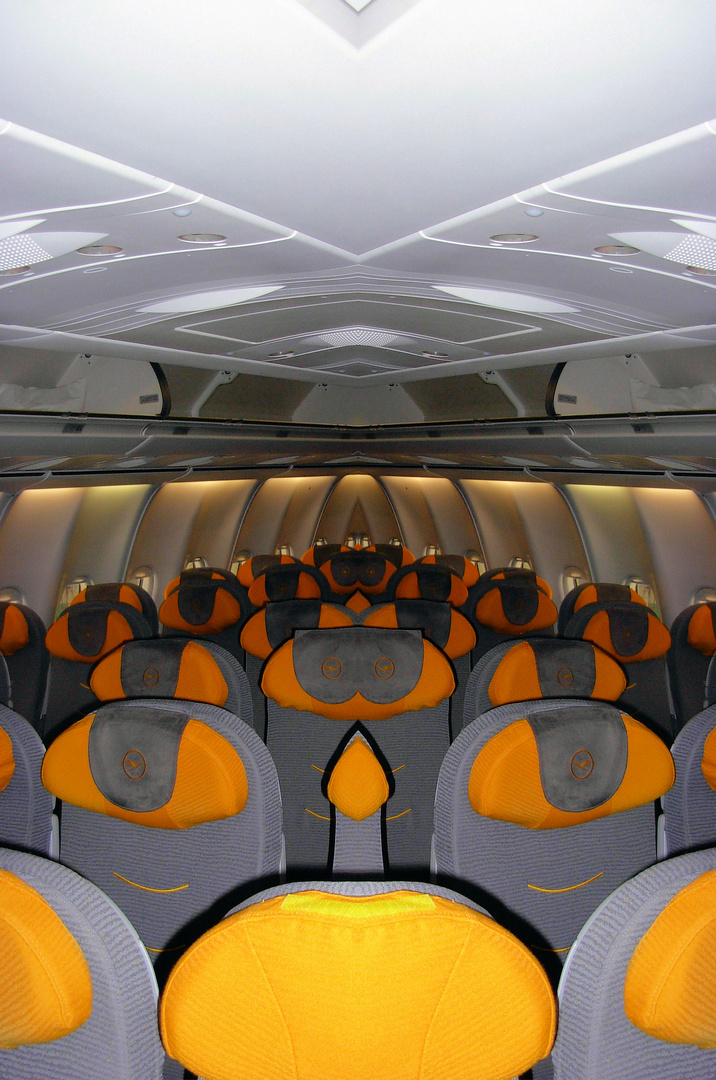 Interieur mal Neu - Lufthansa A 340-600