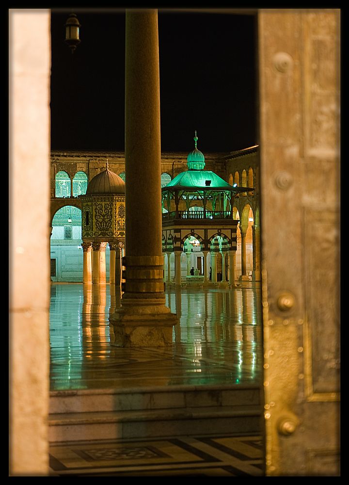 Intérieur nuit de la mosquée des Omeyyades, Damas