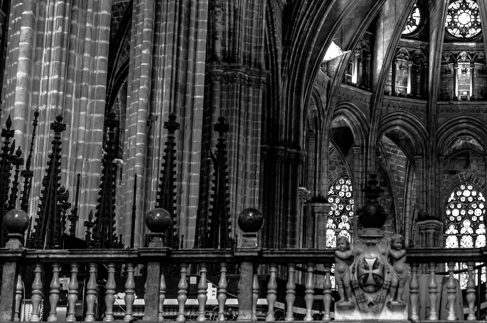 interior catedral barcelona