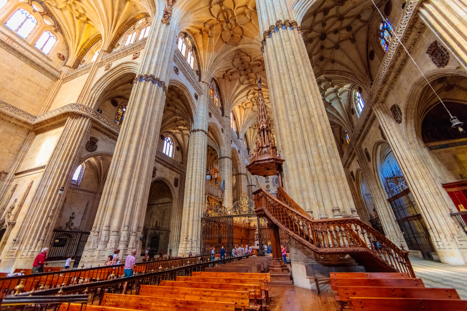 interior catedral salamanca