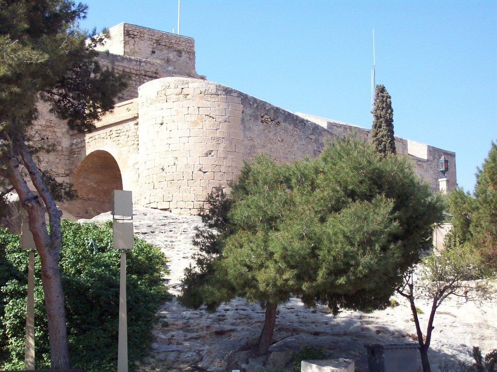 Interior del castillo de Sta. Bárbara de Alicante