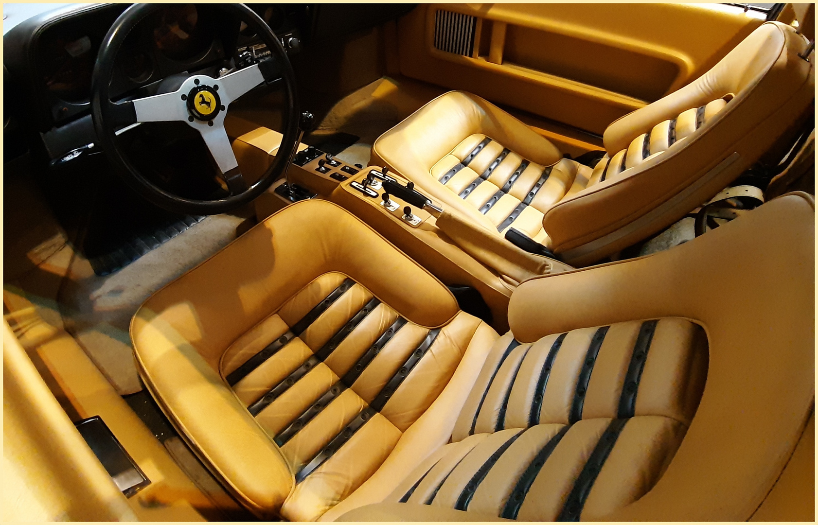 Interior Ferrari 308