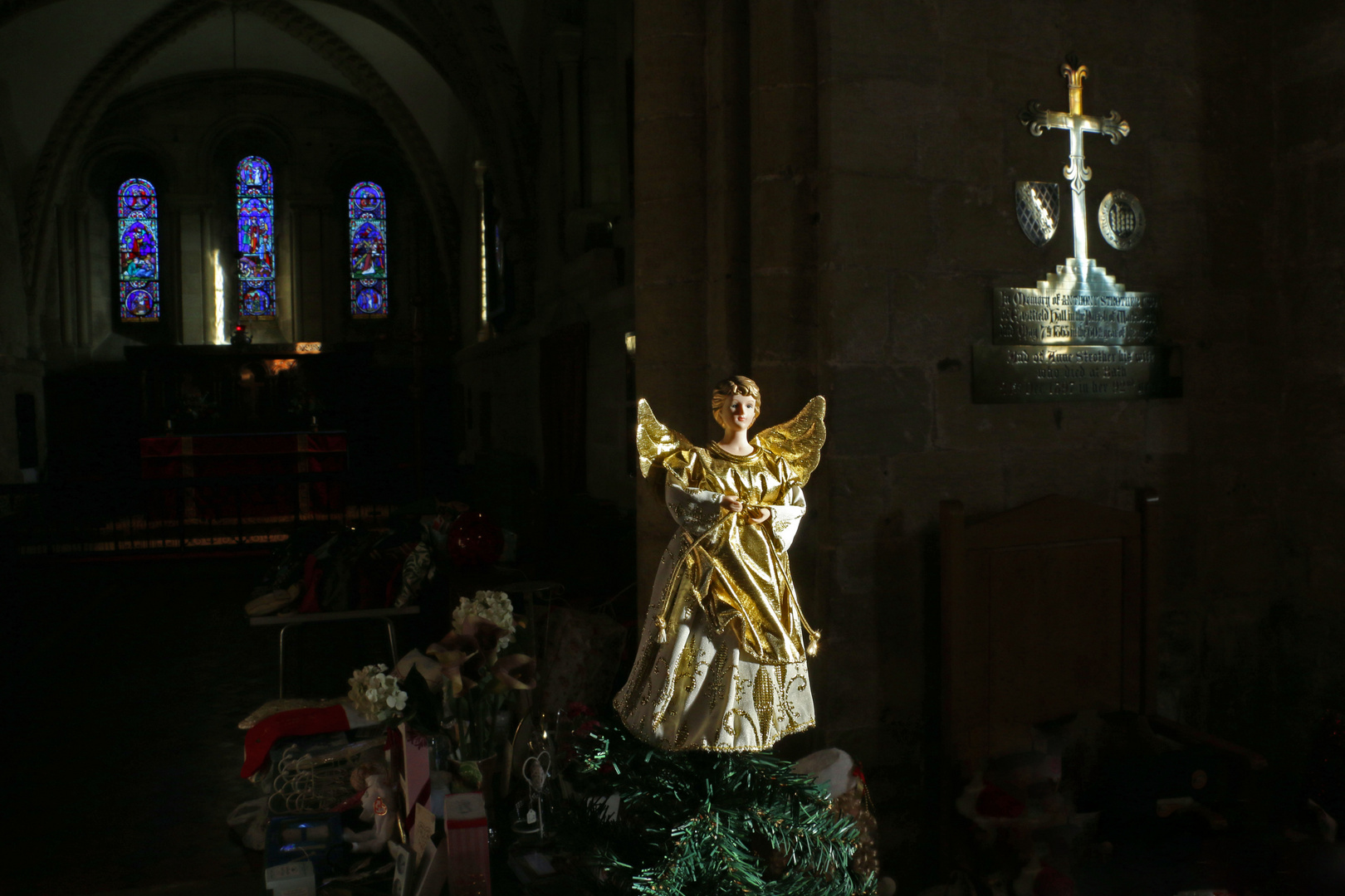 interior st lawrences church 2 warkworth