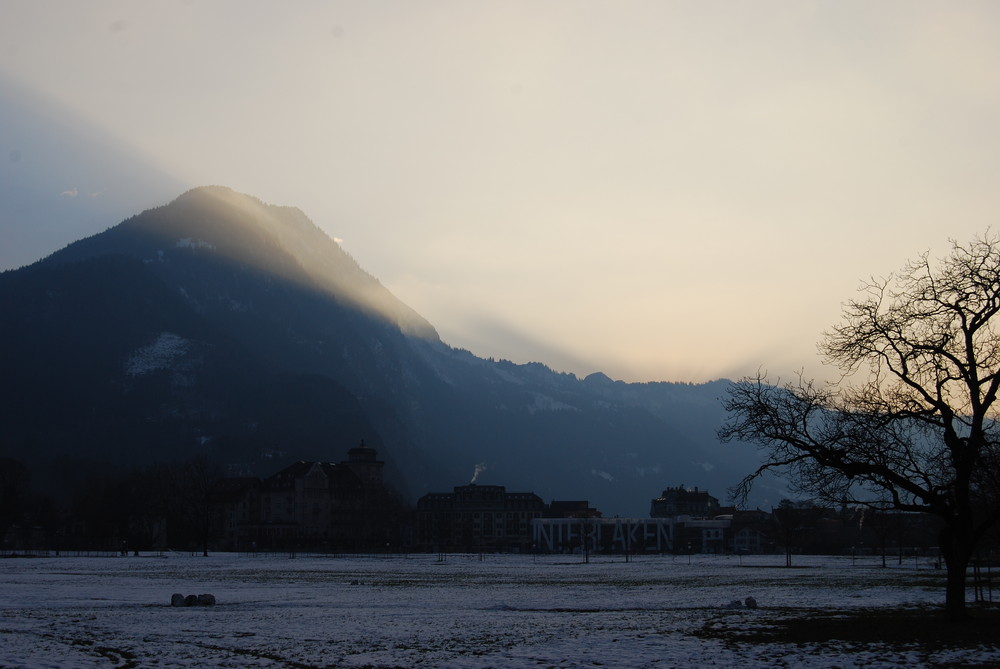 Interlaken es wird Nacht