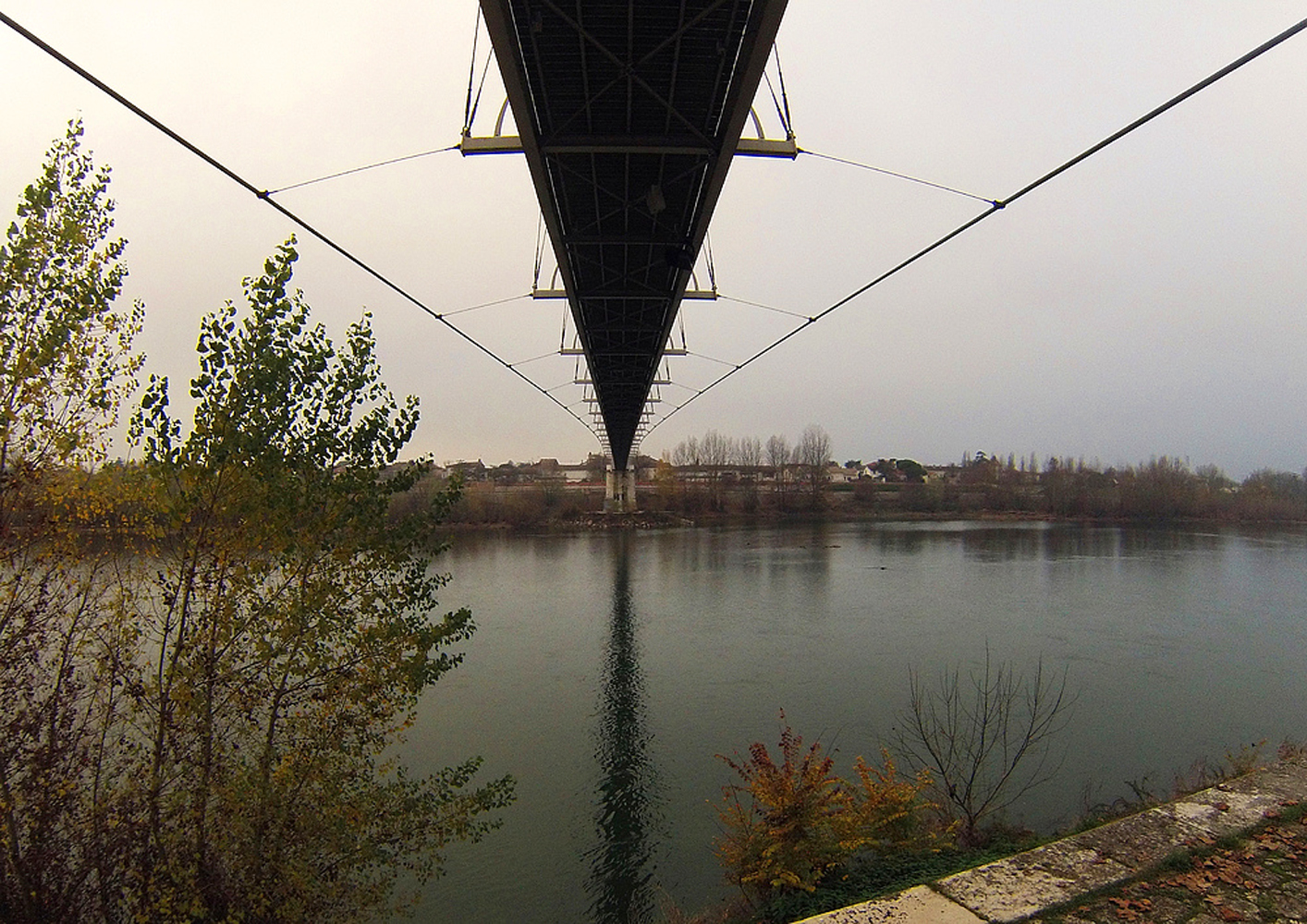  Intermède dans le Sud-Ouest 1  --  Passerelle sur la Garonne à Agen