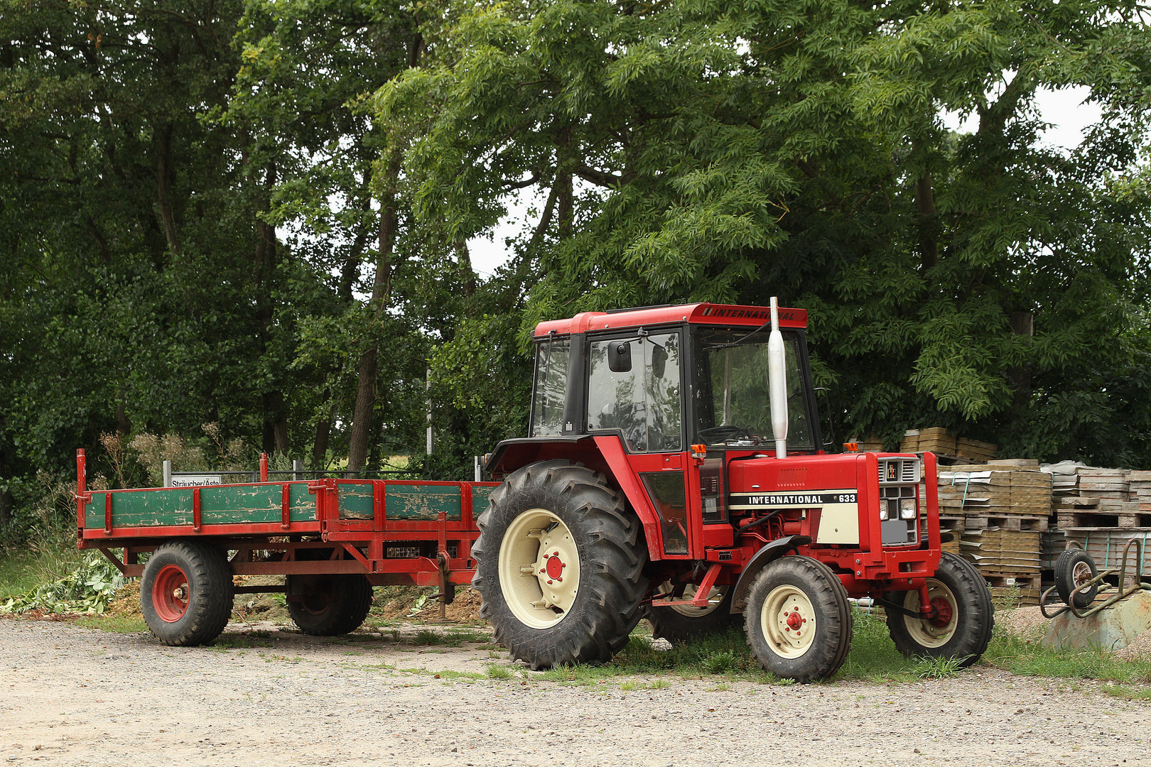 International Harvester 633