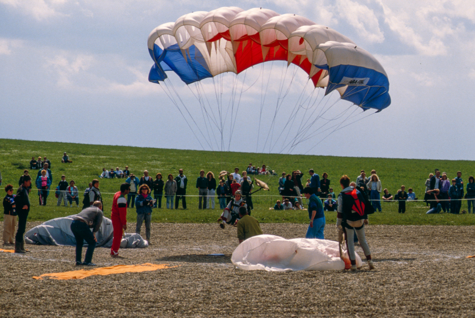 Internationales Spring Turnier Pfingsten 19 Bruchsal Eichelberg 8 Foto Bild Sport Flugsport Fallschirmsport Bilder Auf Fotocommunity
