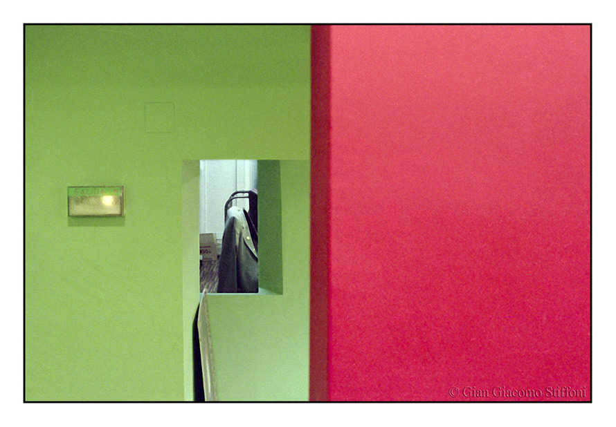 Interno a due colori 1