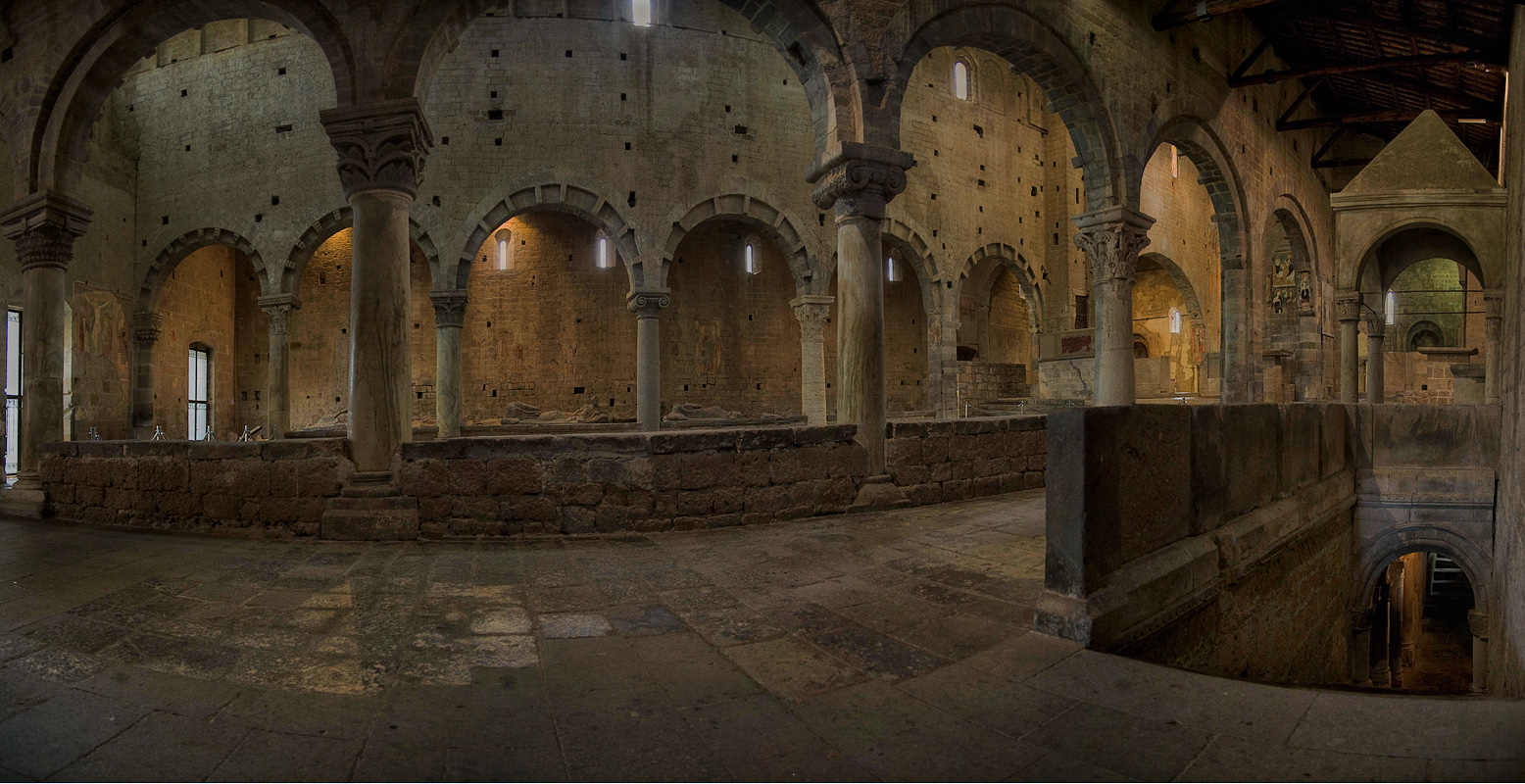 interno Basilica di San Pietro