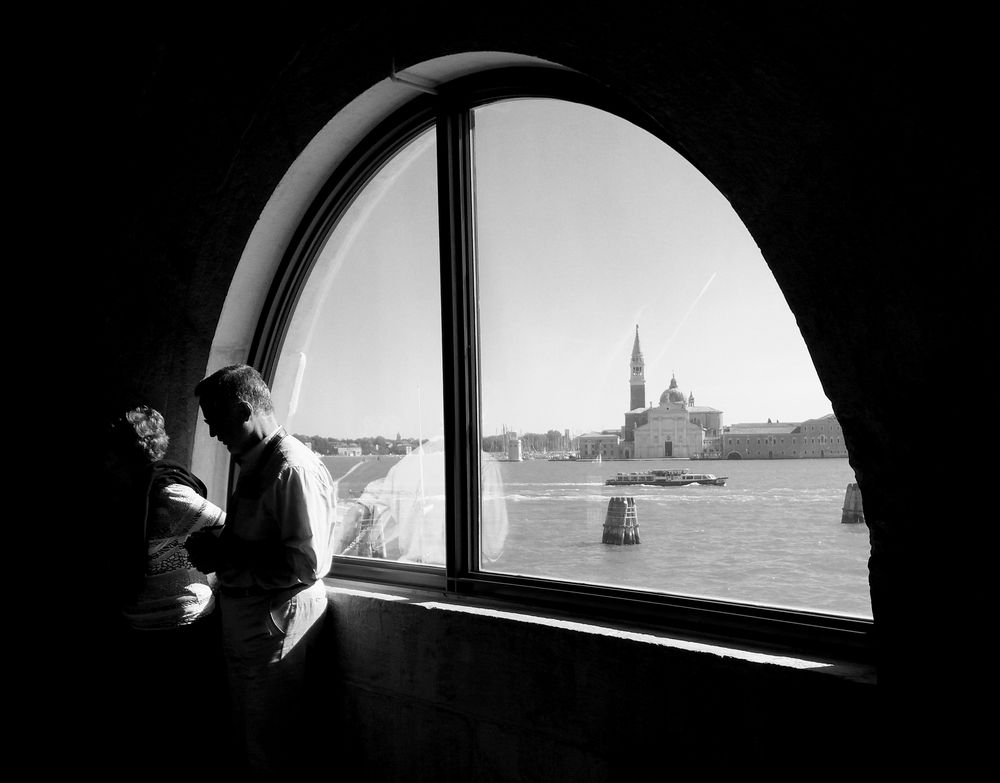 Interno veneziano con vista...