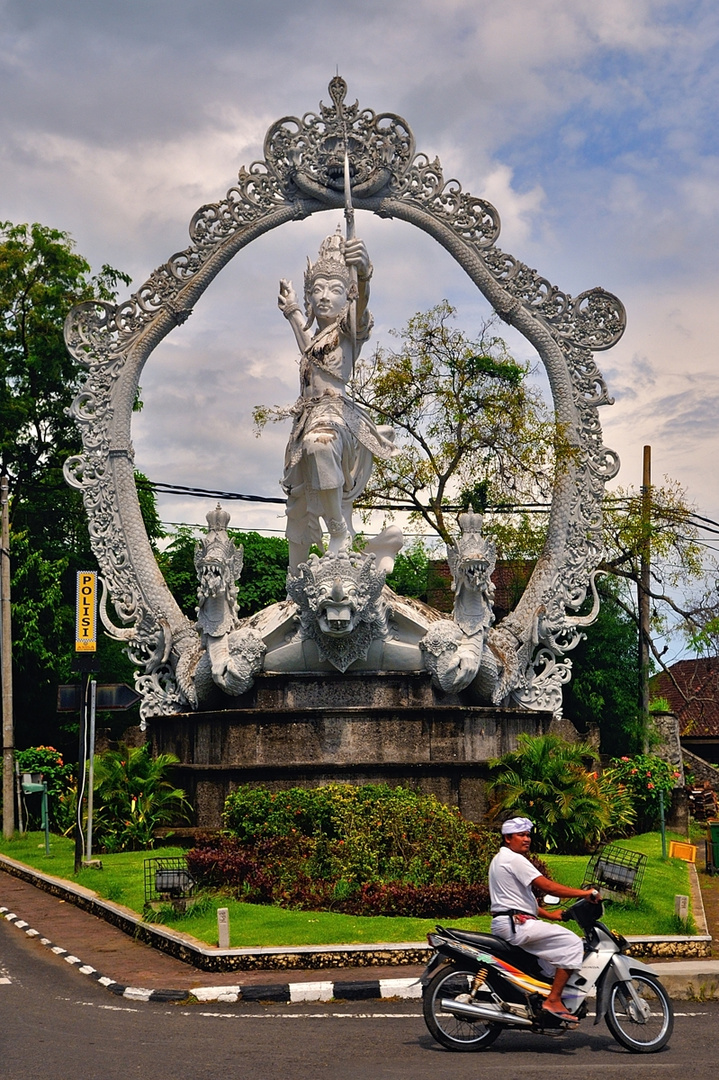 Intersection in Bangli village