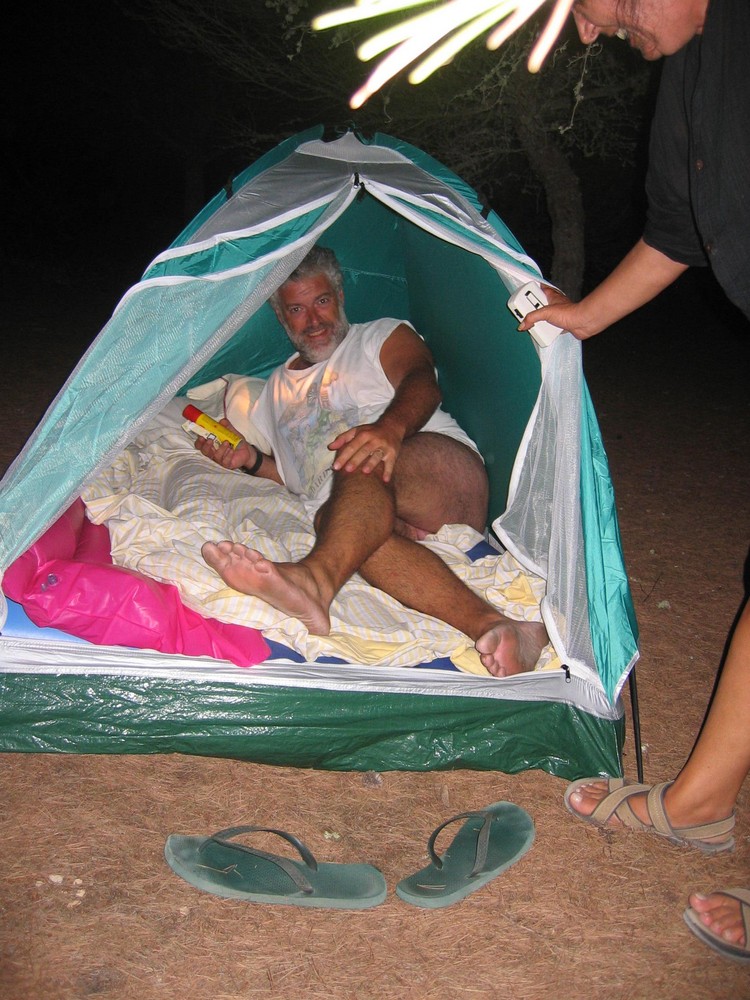 INTIMIDAD DE UN HUEVO ROBADA EN UNA NOCHE DE ACAMPADA