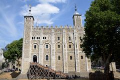 Into the London Tower - The white tower