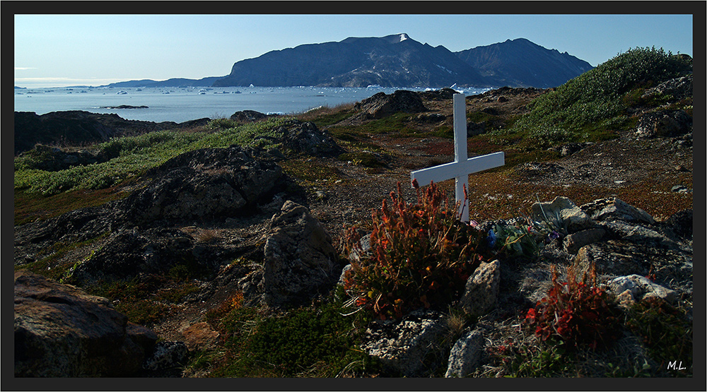 Inuit grave