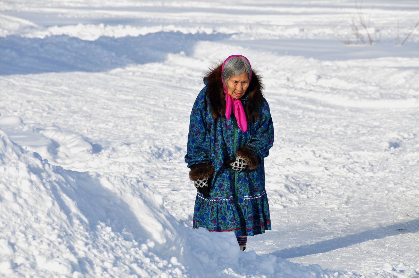 Inuitfrau in der kanadischen Arktis