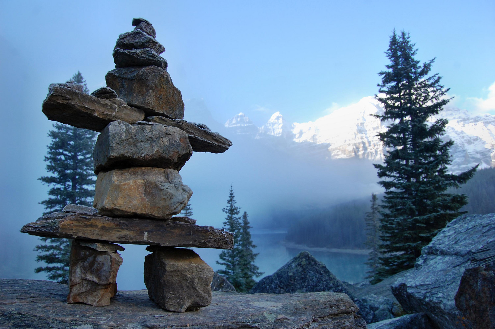Inukshuk Moraine Lake, Alberta, Canada Foto & Bild landschaft