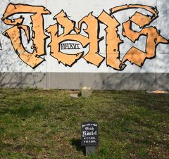 Invalidenfriedhof Graffiti