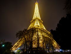 Invalides - Quai Branly - Tour Eiffel - 01