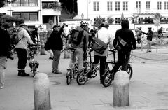 invasion der kleinradfahrer bei vorsicht kamara . .