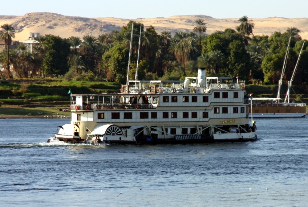 Inzwischen fahren auch wieder echte Mississippidampfer auf'm Nil herum!