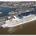 Iona in Bremerhaven (aerial)