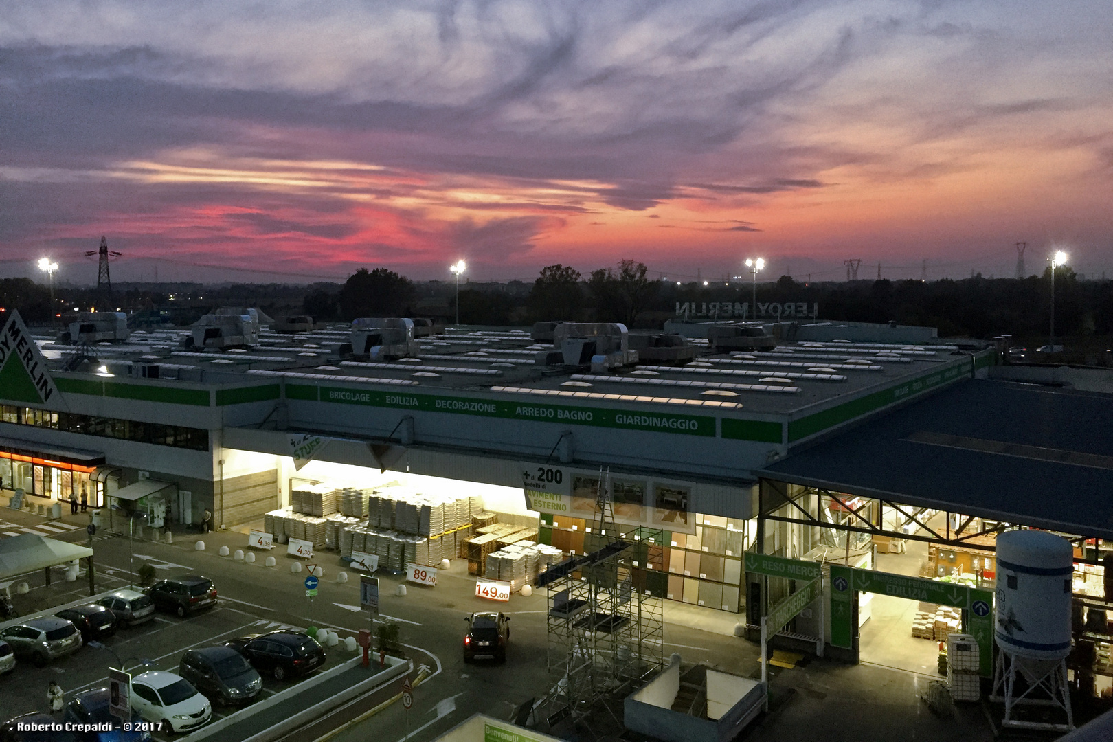 Ipermercato al tramonto