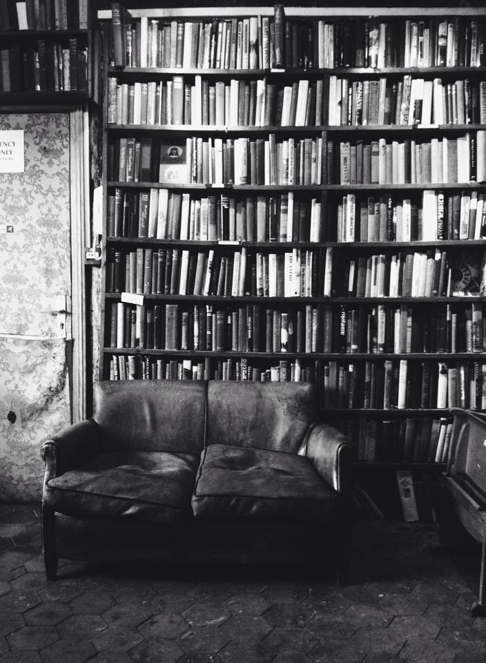 iphoneshot_shakespeare and company paris