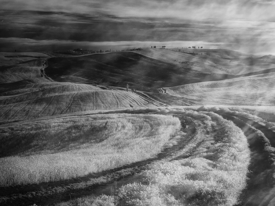 IR April Tuscany view